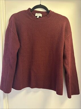 Crewneck Burgundy Sweater